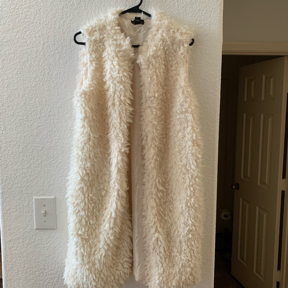 Love by Chesley faux fur vest in cream color